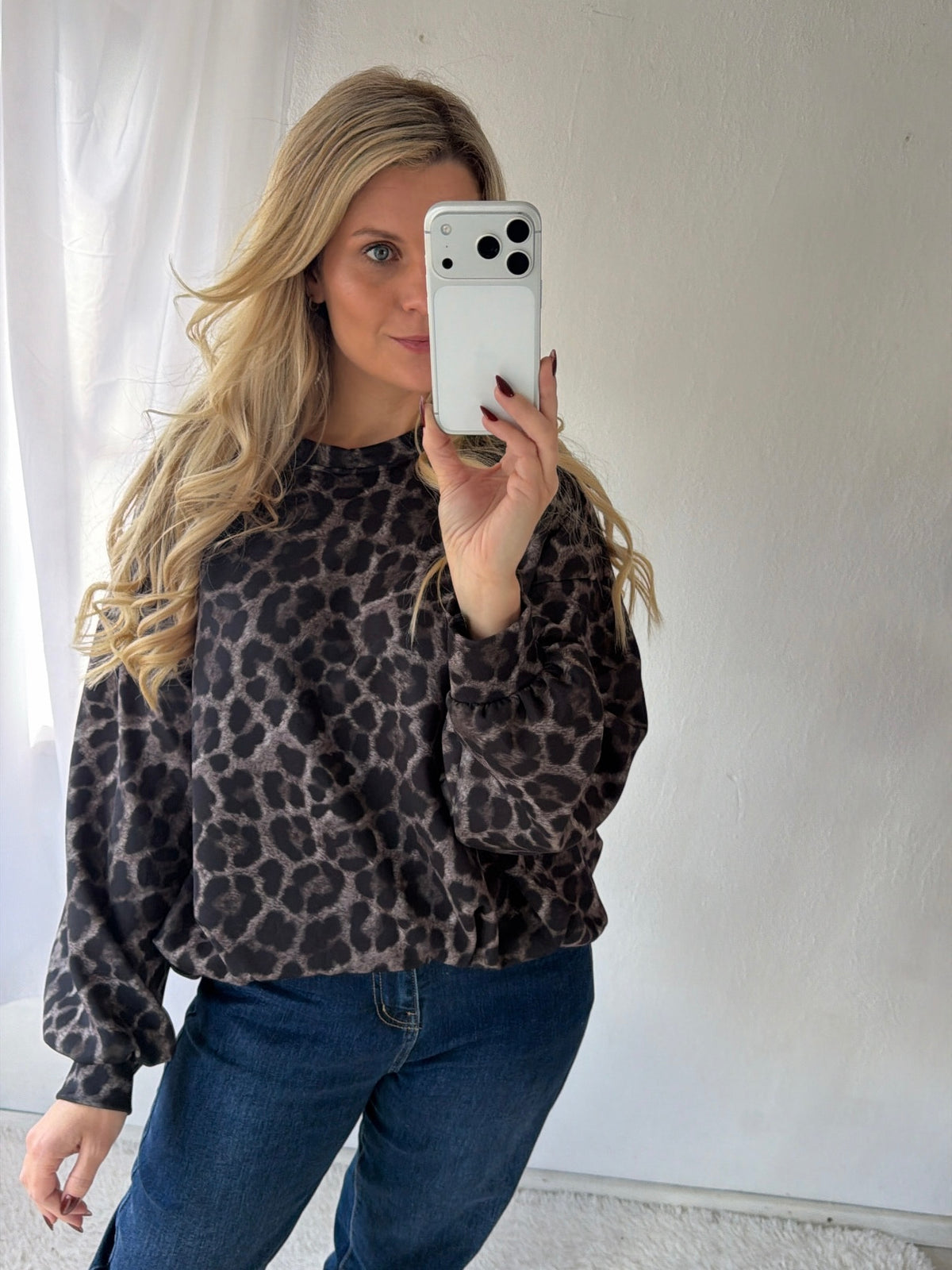 Sweatshirt Leo Shape