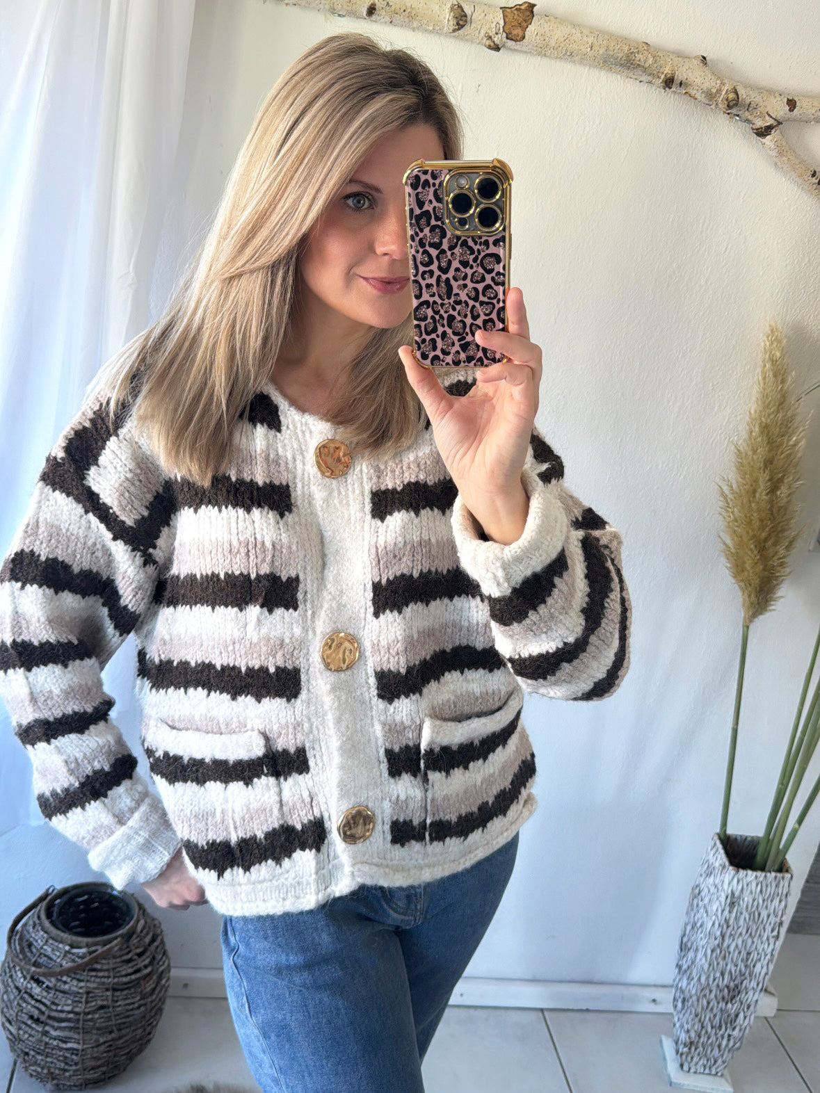 Cardigan Stripes meets Glow