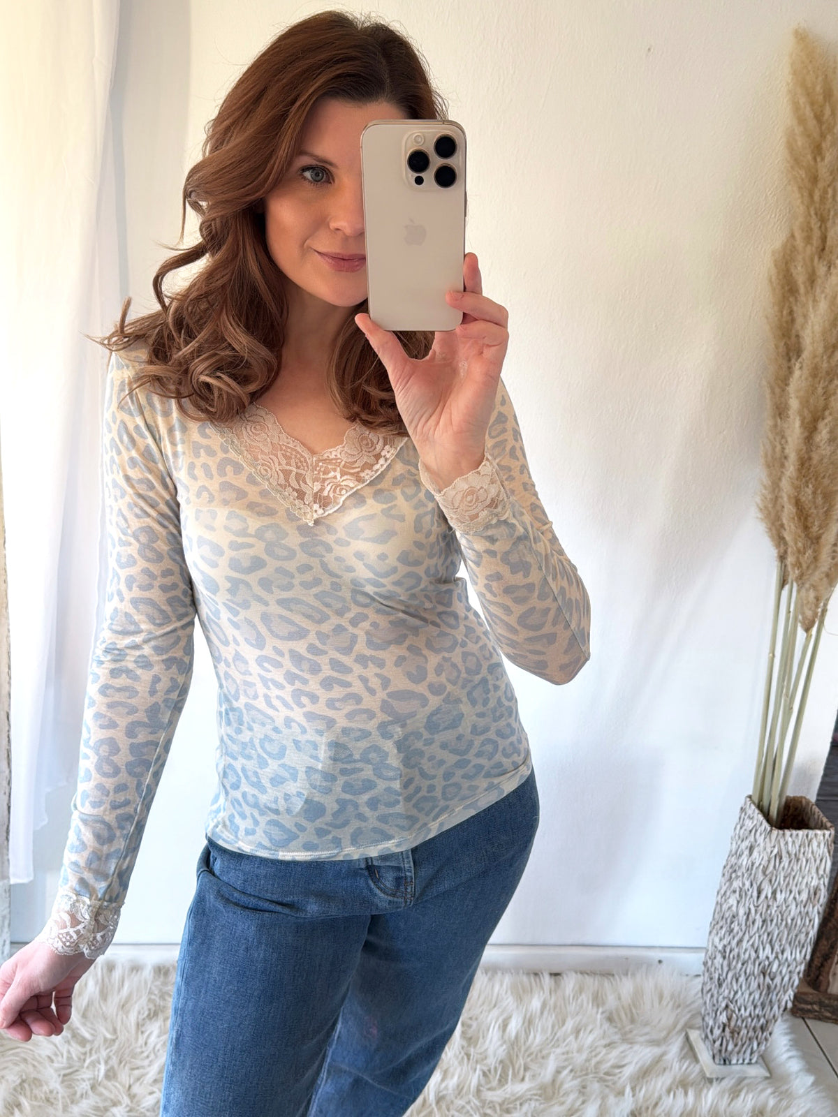 Shirt Leo mit Spitze Kaschmir