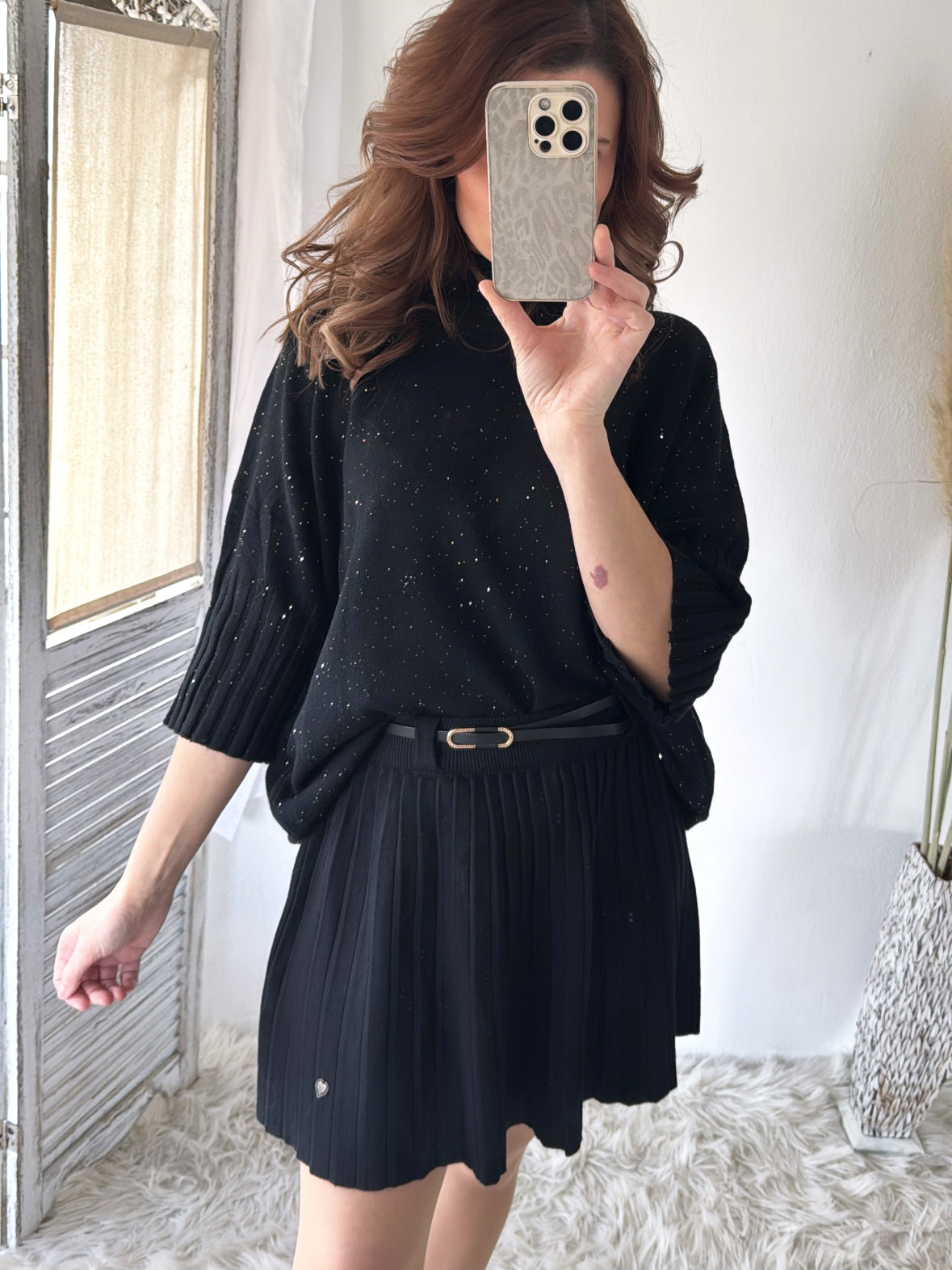 Feinstrick Faltenrock mit Gürtel