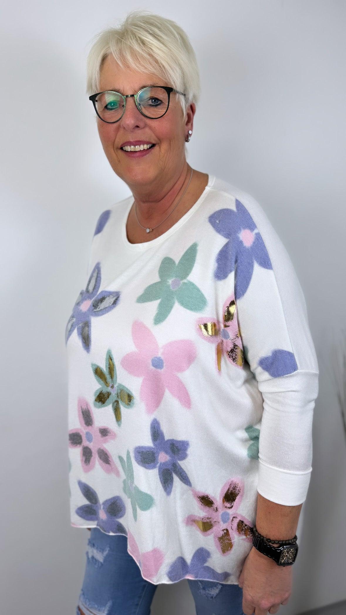 Feinstrick Pullover in beige und weiß Blumen Print Oversize Gr.46-52 - Uhlala Fashionstore