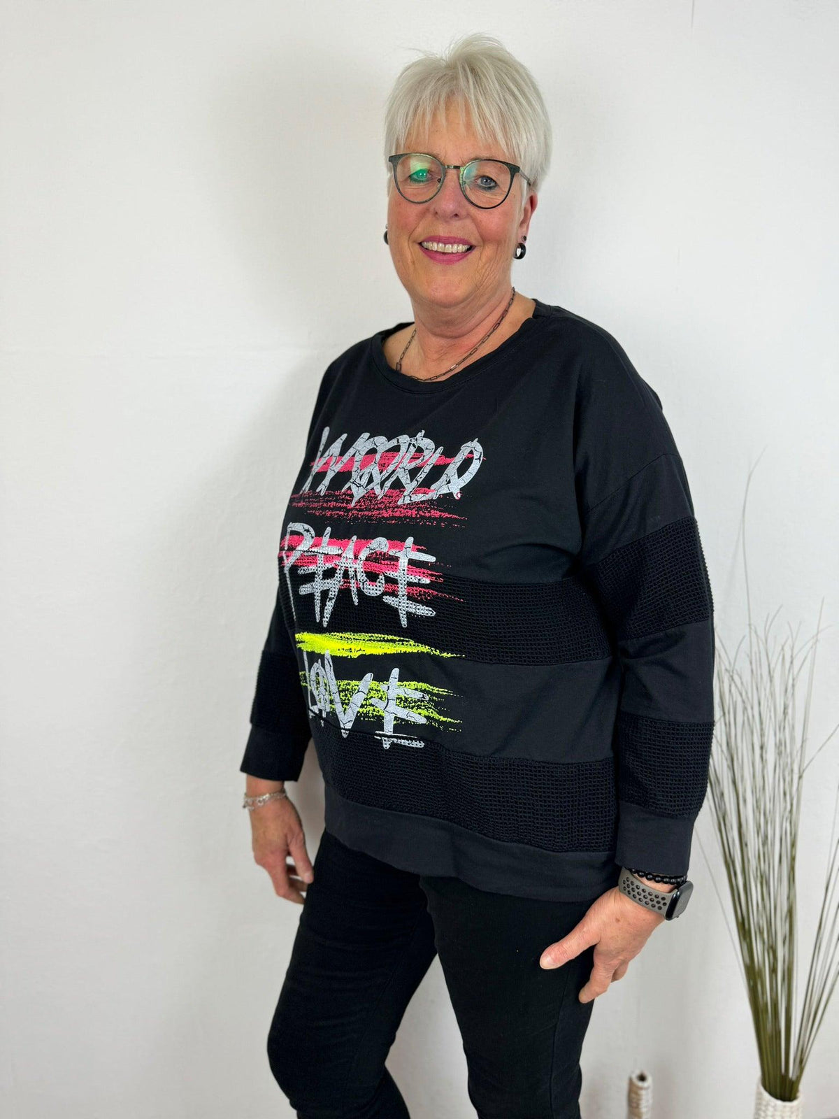 Sweatshirt mit Netzeinsatz und Schrift in beige weiß rosa schwarz Gr.44-48 - Uhlala Fashionstore